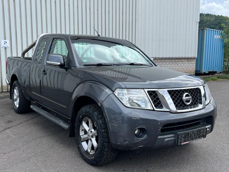 Nissan Navara Pickup King Cab SE 4X4 *1HAND*EURO5 пробіг: 389348 рік: April 2013 Diesel потужність:190 PS коробка: Manuell ціна: 4700 - Фото 2