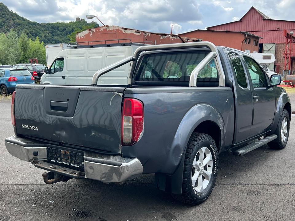 Nissan Navara Pickup King Cab SE 4X4 *1HAND*EURO5 пробіг: 389348 рік: April 2013 Diesel потужність:190 PS коробка: Manuell ціна: 4700 - Фото 4