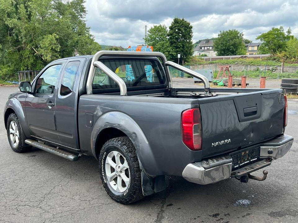 Nissan Navara Pickup King Cab SE 4X4 *1HAND*EURO5 пробіг: 389348 рік: April 2013 Diesel потужність:190 PS коробка: Manuell ціна: 4700 - Фото 6