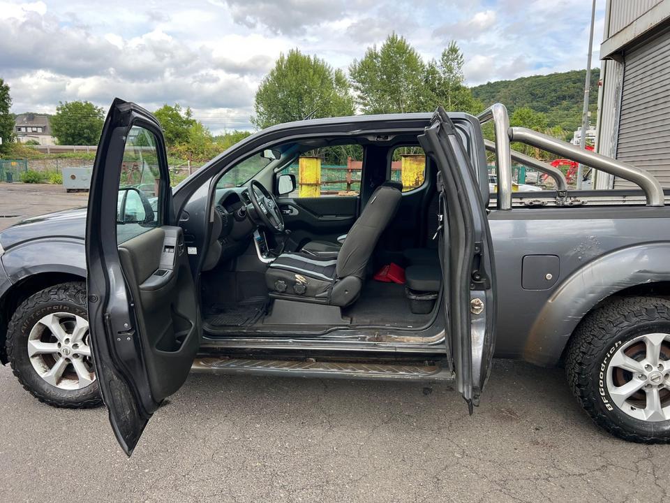 Nissan Navara Pickup King Cab SE 4X4 *1HAND*EURO5 пробіг: 389348 рік: April 2013 Diesel потужність:190 PS коробка: Manuell ціна: 4700 - Фото 8