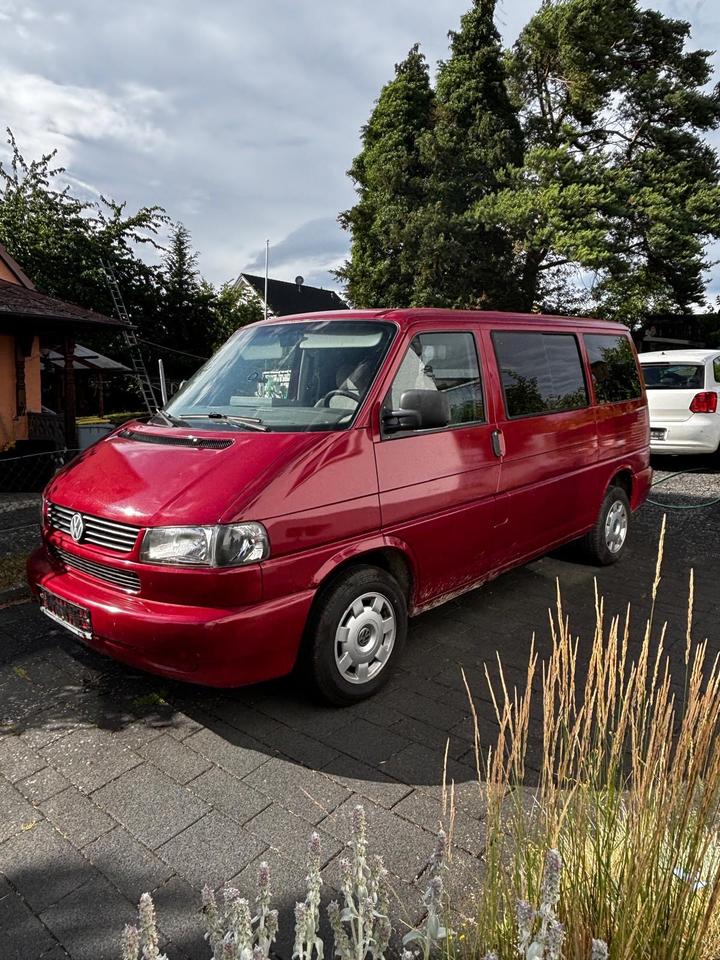 VW T4 Camper Multivan 2.5TDI 102PS пробіг: 241000 рік: August 1997 Diesel потужність:102 PS ціна: 3500 - Фото 0