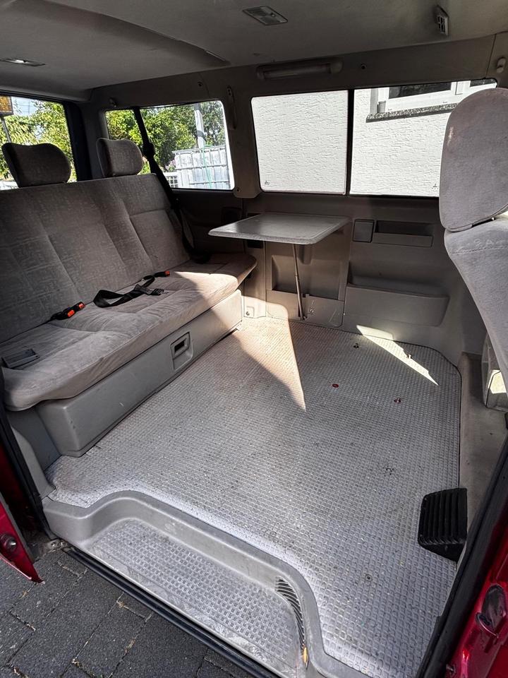 VW T4 Camper Multivan 2.5TDI 102PS пробіг: 241000 рік: August 1997 Diesel потужність:102 PS ціна: 3500 - Фото 5