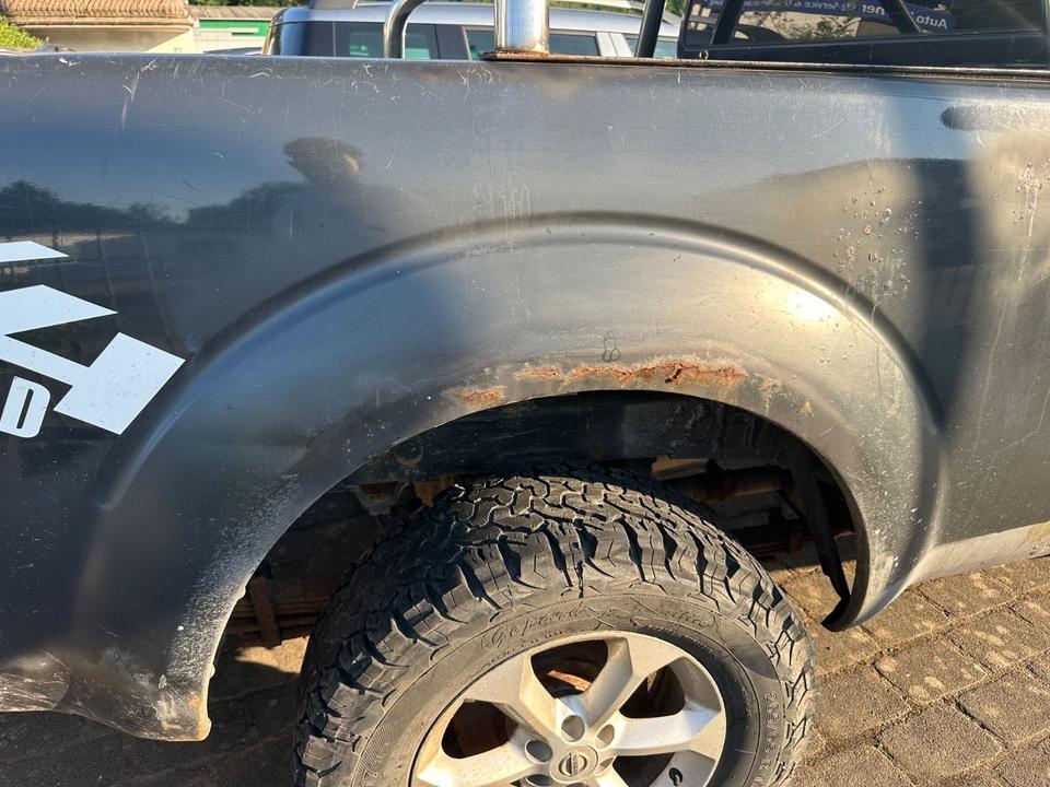 Nissan Navara Pickup KingCab Comfort 4X4 пробіг: 249000 рік: April 2006 Diesel потужність:174 PS коробка: Manuell ціна: 2400 - Фото 4