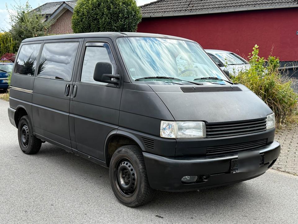 VW T4 2.4D Multivan/Camper  пробіг: 423000 рік: April 1996 Diesel потужність:77 PS коробка: Manuell ціна: 1850 - Фото 1