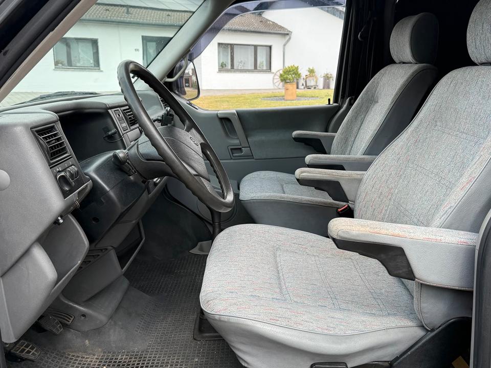 VW T4 2.4D Multivan/Camper  пробіг: 423000 рік: April 1996 Diesel потужність:77 PS коробка: Manuell ціна: 1850 - Фото 4