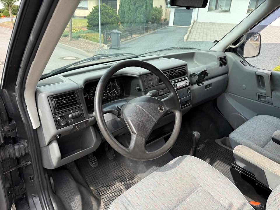 VW T4 2.4D Multivan/Camper  пробіг: 423000 рік: April 1996 Diesel потужність:77 PS коробка: Manuell ціна: 1850 - Фото 5