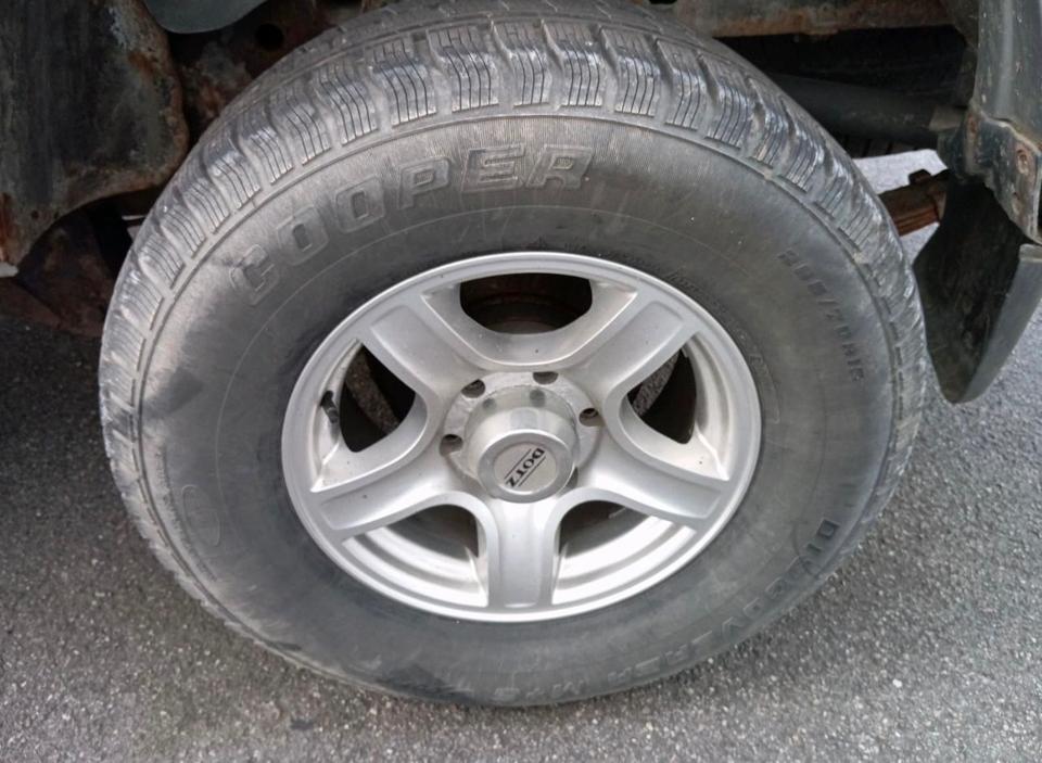 Надійне авто для ЗСУ Mitsubishi L200 Doppelkabine Pickup пробіг: 298000 рік: April 2003 Diesel потужність:117 PS коробка: Manuell ціна: 4499 - Фото 11