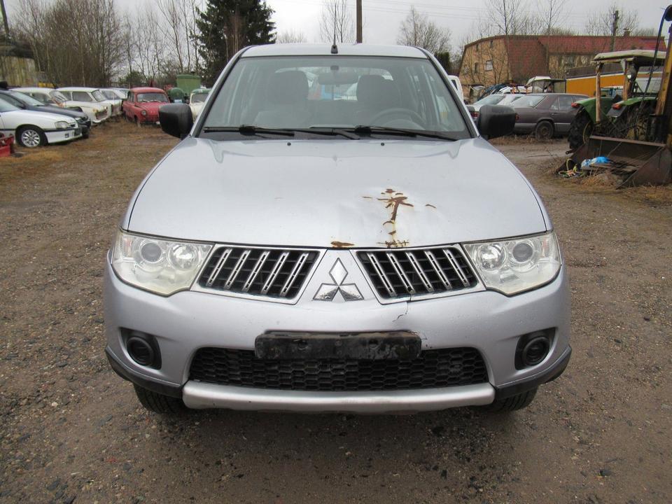 Mitsubishi L200 DI-D Pickup  пробіг: 220000 рік: Mai 2010 Diesel потужність:136 PS Silber ціна: 5950 - Фото 1