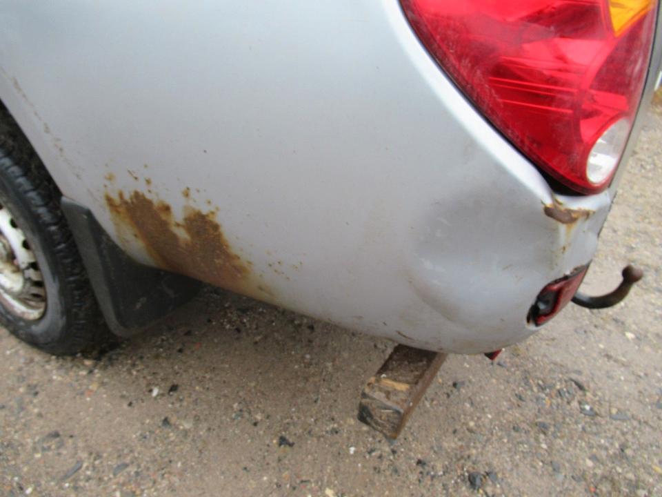 Mitsubishi L200 DI-D Pickup  пробіг: 220000 рік: Mai 2010 Diesel потужність:136 PS Silber ціна: 5950 - Фото 13