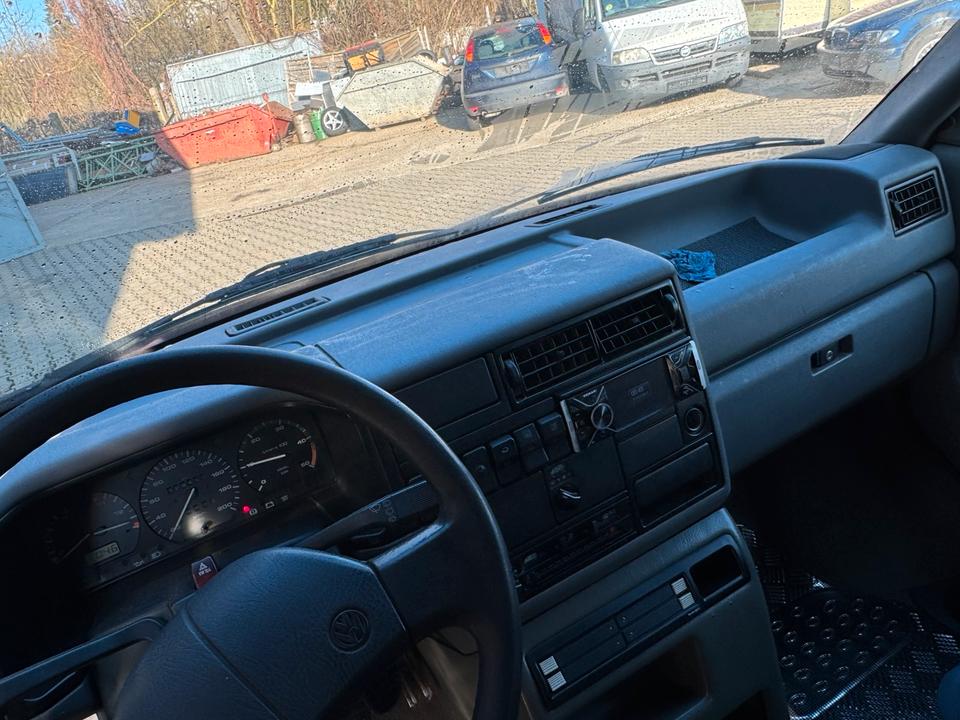 Vw t4 Multi-van 1,9 7 Sitz пробіг: 328450 рік: März 1994 Diesel потужність:69 PS коробка: Manuell ціна: 3200 - Фото 12