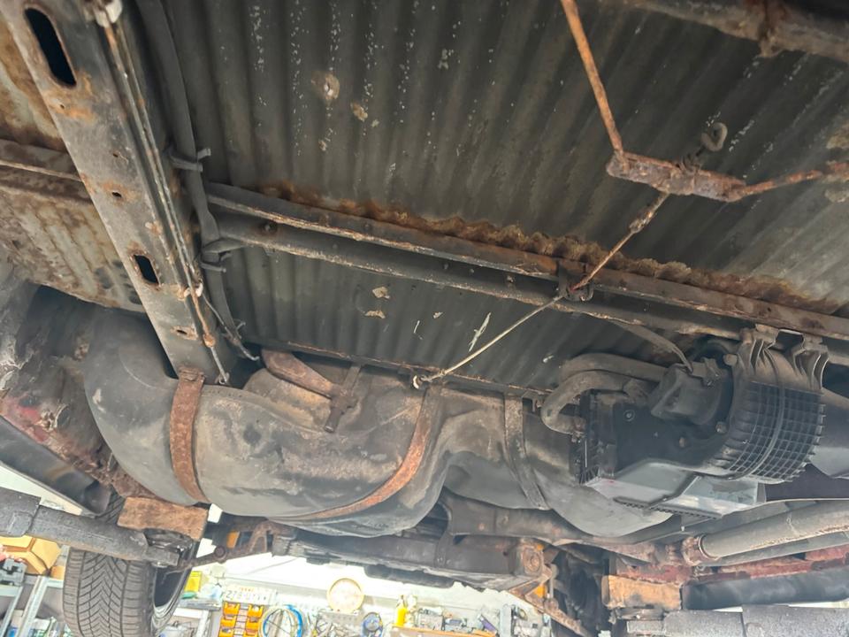 Vw t4 Multi-van 1,9 7 Sitz пробіг: 328450 рік: März 1994 Diesel потужність:69 PS коробка: Manuell ціна: 3200 - Фото 18