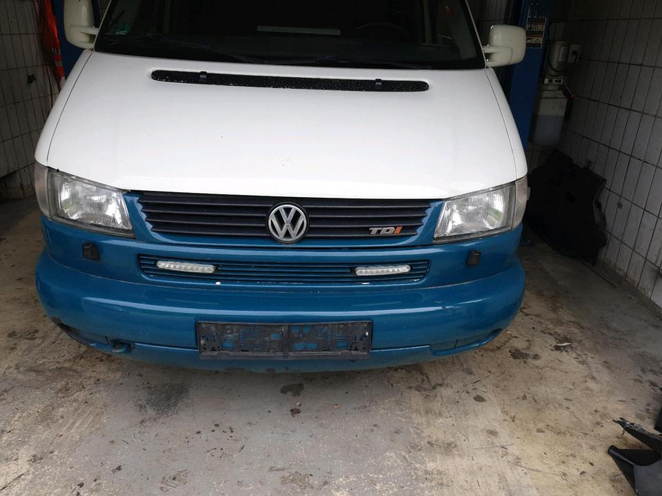 Volkswagen VW MULTIVAN 2.5TDI 1998b.j пробіг: 460000 рік: Dezember 1998 Diesel потужність:150 PS коробка: Manuell ціна: 2900 - Фото 1