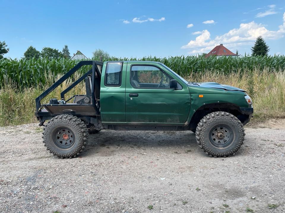 Nissan Navara Offroad 4x4 пробіг: 201176 рік: Mai 1999 Diesel потужність:100 PS SUV/Geländewagen ціна: 3500 - Фото 0