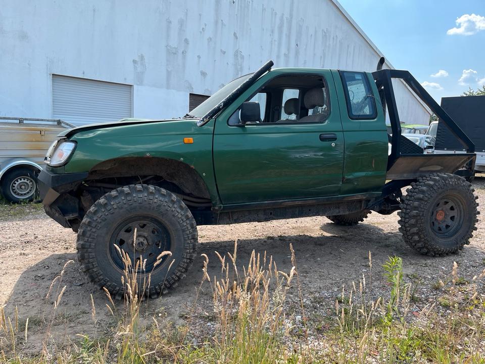 Nissan Navara Offroad 4x4 пробіг: 201176 рік: Mai 1999 Diesel потужність:100 PS SUV/Geländewagen ціна: 3500 - Фото 1