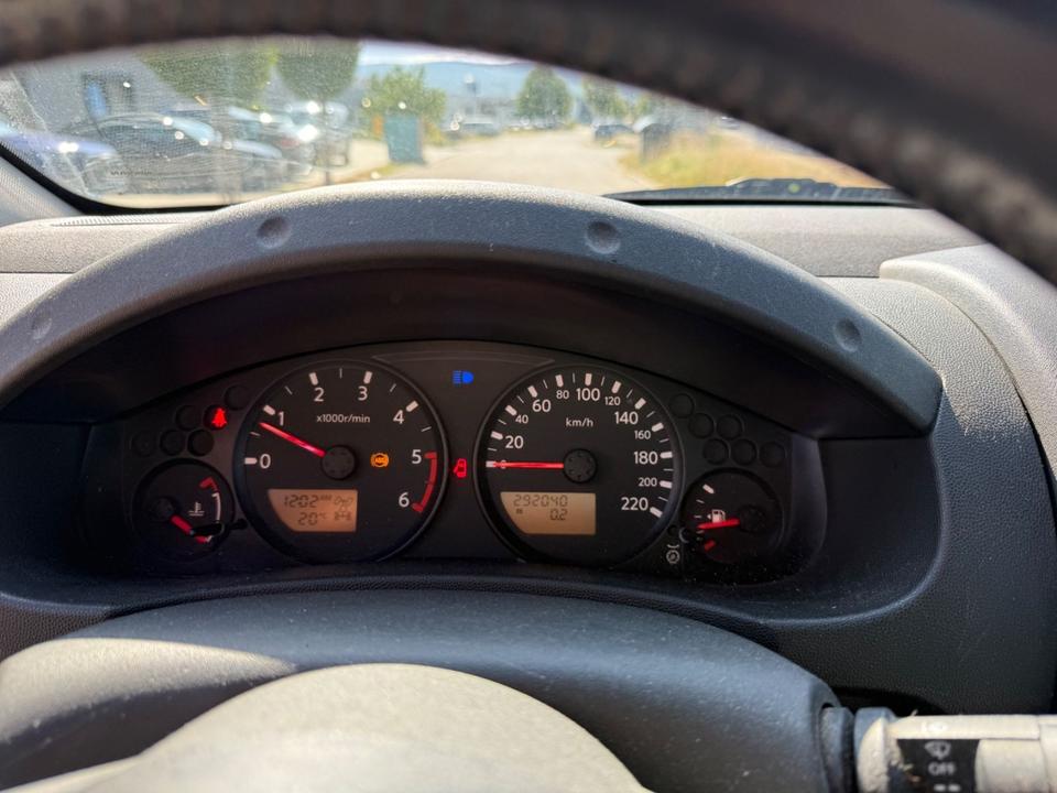 Надійне авто Nissan Navara Pickup Doppelkabine  пробіг: 292040 потужність:174 PS Diesel рік: September 2005 коробка: Manuell ціна: 3450 - Фото 5