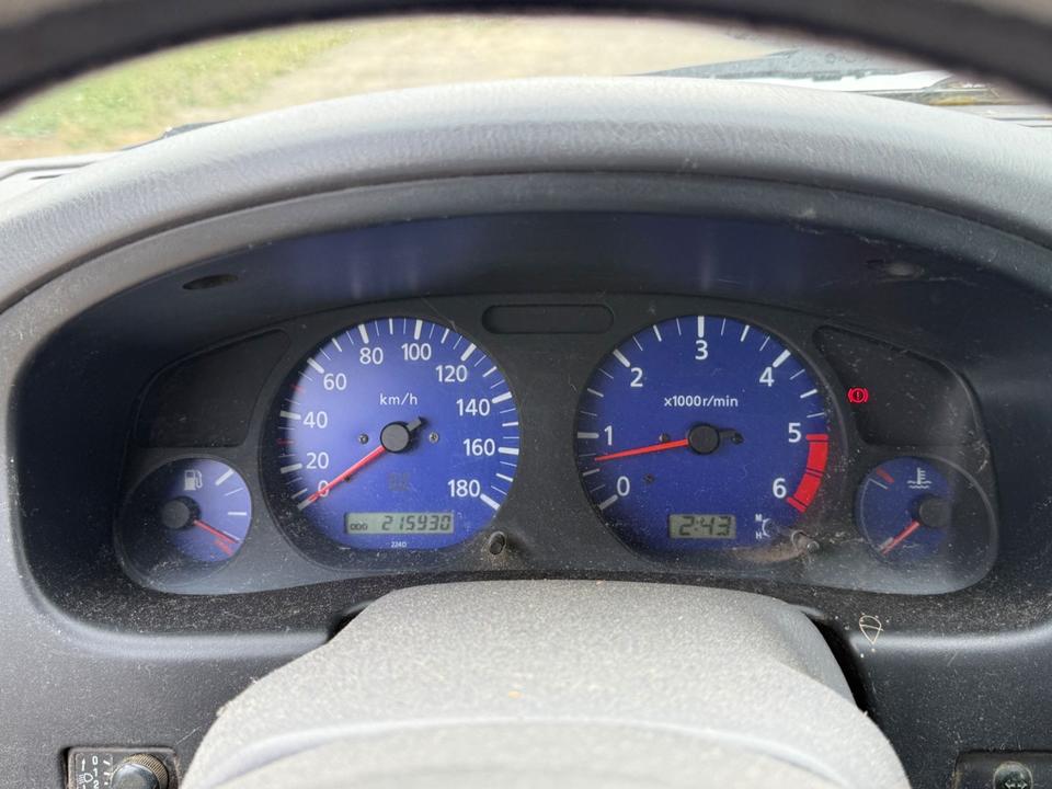 Nissan PickUp TD пробіг: 216000 рік: Januar 2001 Diesel потужність:133 PS коробка: Manuell ціна: 2450 - Фото 10