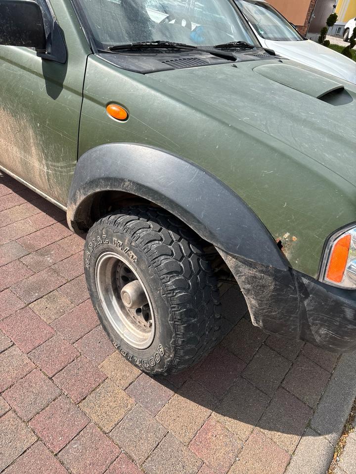 Nissan Navara D22 пробіг: 206014 рік: Juni 2003 Diesel потужність:133 PS коробка: Manuell ціна: 5800 - Фото 2