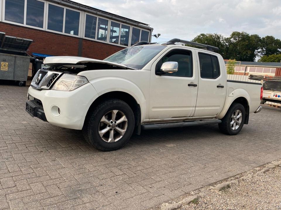 Nissan Navara Pickup Double Cab LE 4X4*Euro 5*Tüv 11/26 пробіг: 347000 рік: August 2013 Diesel потужність:190 PS коробка: Manuell ціна: 4700 - Фото 3