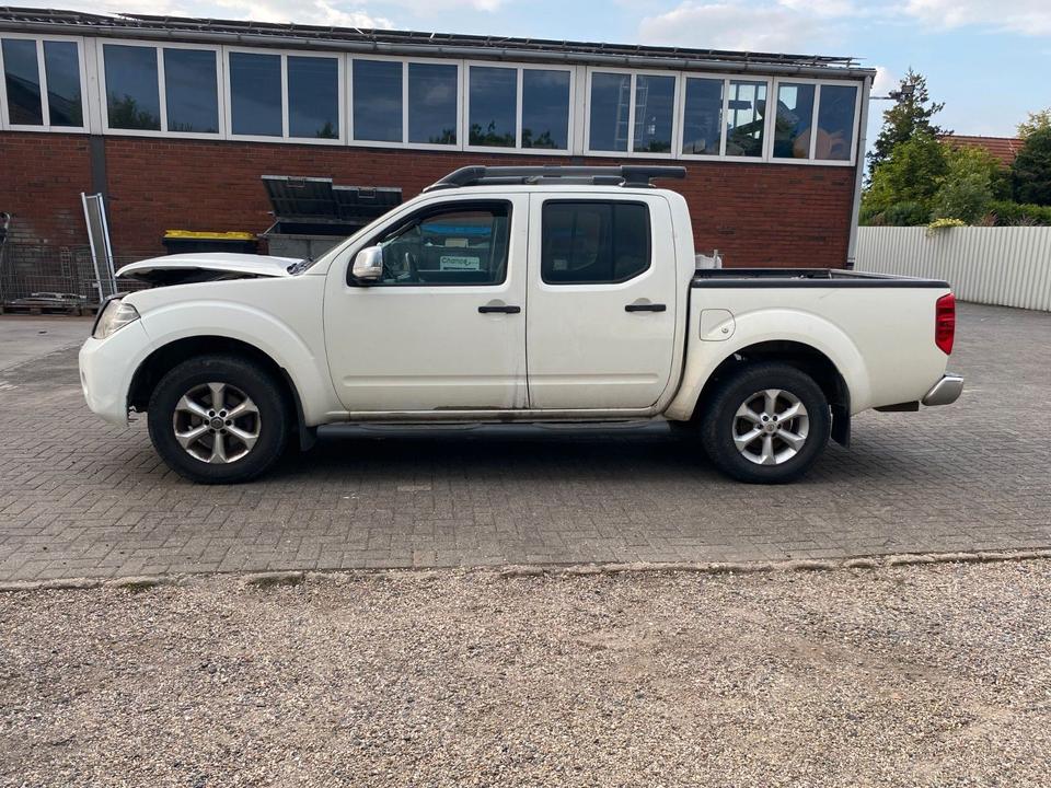 Nissan Navara Pickup Double Cab LE 4X4*Euro 5*Tüv 11/26 пробіг: 347000 рік: August 2013 Diesel потужність:190 PS коробка: Manuell ціна: 4700 - Фото 4