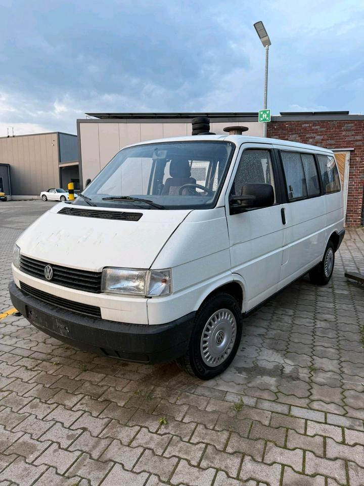 Volkswagen T4 multivan 1.9  пробіг: 260000 рік: März 1995 Diesel потужність:100 PS коробка: Manuell ціна: 2999 - Фото 0