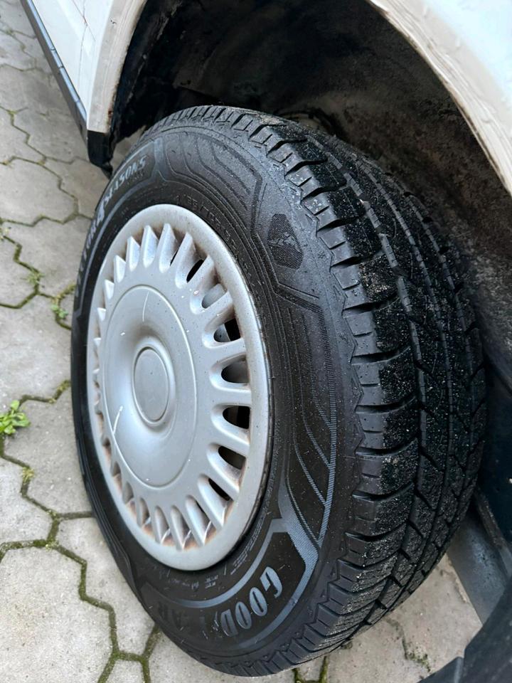 Volkswagen T4 multivan 1.9  пробіг: 260000 рік: März 1995 Diesel потужність:100 PS коробка: Manuell ціна: 2999 - Фото 10