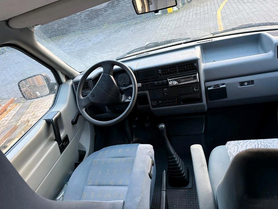 Volkswagen T4 multivan 1.9  пробіг: 260000 рік: März 1995 Diesel потужність:100 PS коробка: Manuell ціна: 2999 - Фото 2