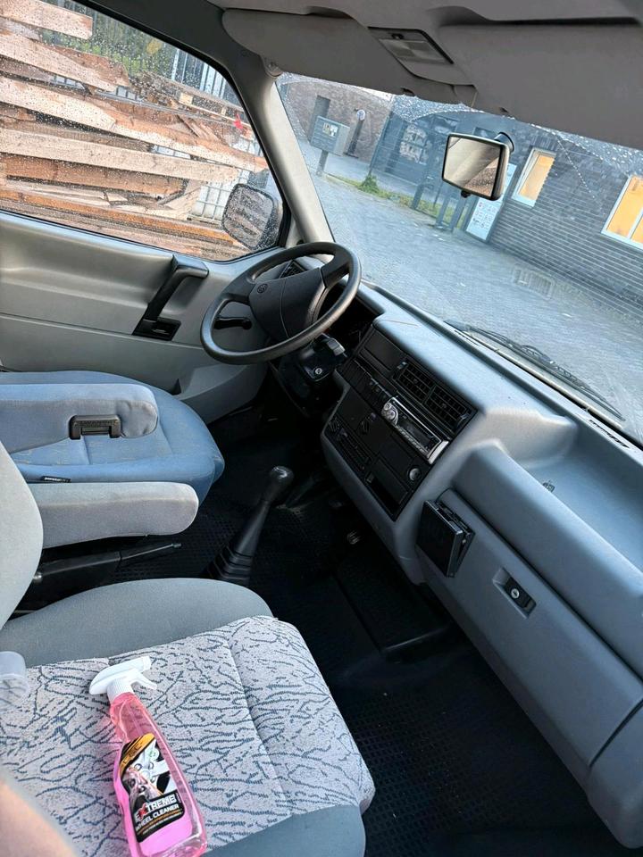 Volkswagen T4 multivan 1.9  пробіг: 260000 рік: März 1995 Diesel потужність:100 PS коробка: Manuell ціна: 2999 - Фото 9