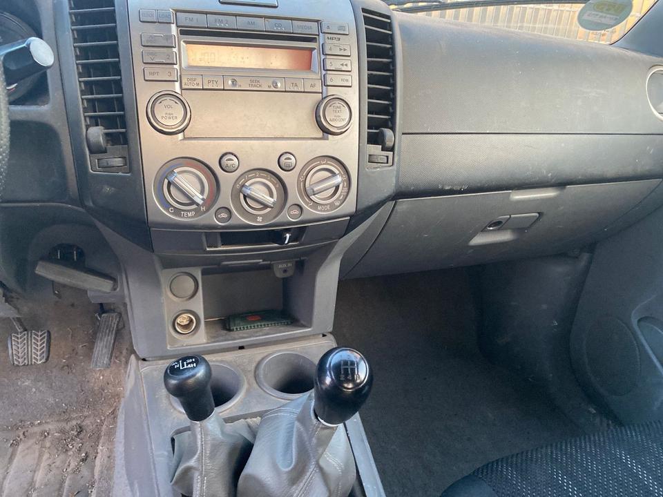 Ford Ranger Extrakabine 4X4 XLT Limited klima пробіг: 69569 рік: Juli 2011 Diesel потужність:143 PS ціна: 4990 - Фото 11