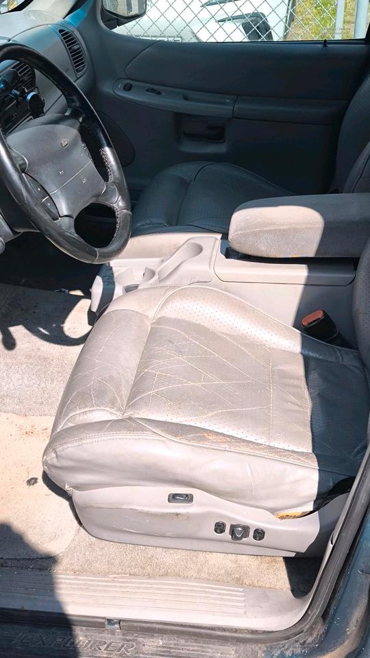 Ford Explorer 4x4 SUV  пробіг: 350000 рік: Dezember 1995 потужність:156 PS коробка: Automatik ціна: 2900 - Фото 11