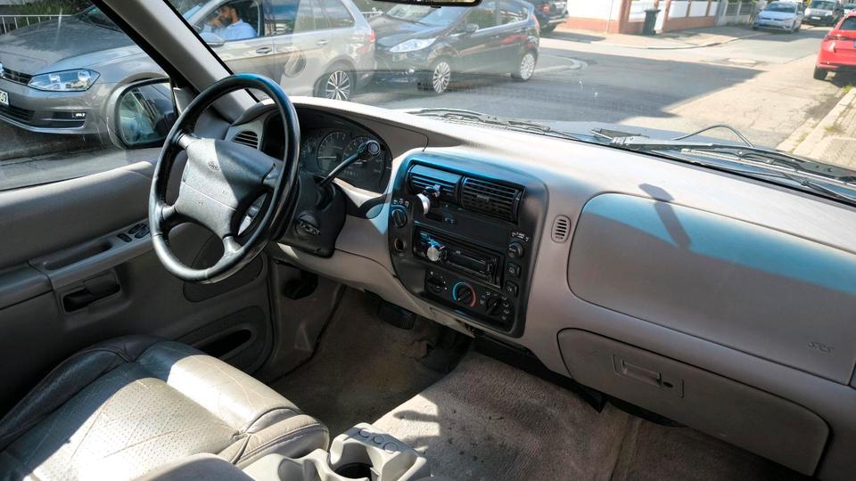 Ford Explorer 4x4 SUV  пробіг: 350000 рік: Dezember 1995 потужність:156 PS коробка: Automatik ціна: 2900 - Фото 7