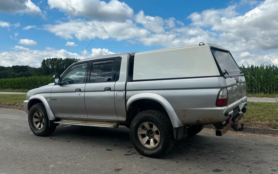 Mitsubishi L 200 reserviert bis Montag. пробіг: 205370 рік: Juni 2004 Diesel потужність:133 PS коробка: Manuell ціна: 3500 - Фото 1
