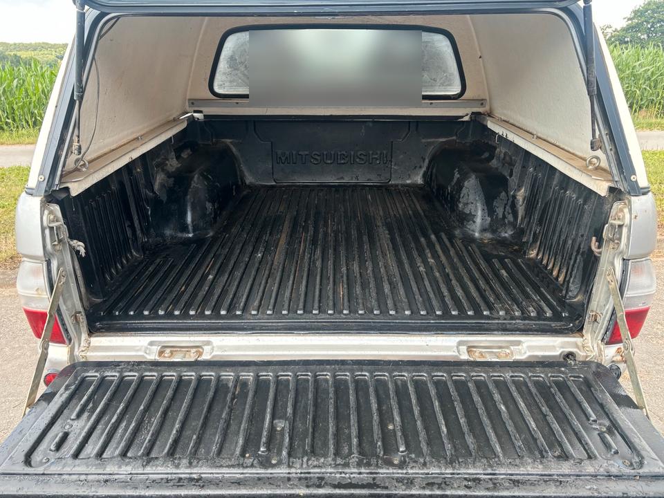Mitsubishi L 200 reserviert bis Montag. пробіг: 205370 рік: Juni 2004 Diesel потужність:133 PS коробка: Manuell ціна: 3500 - Фото 9