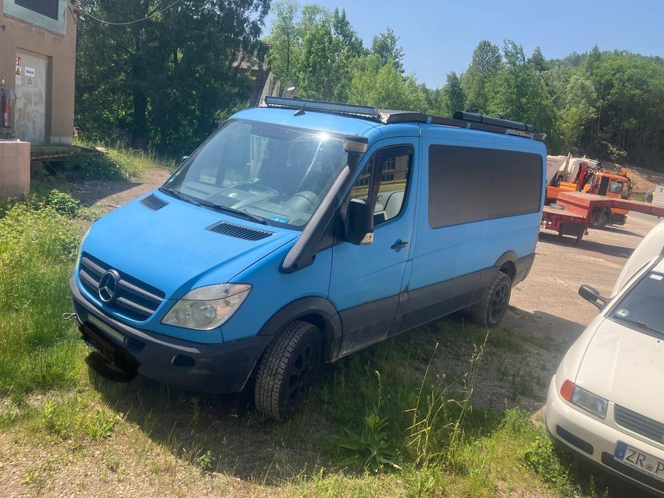 Mercedes Sprinter 311 CDI Offroad 4x4 Optik пробіг: 256000 рік: März 2008 Diesel потужність:110 PS коробка: Manuell  - Фото 0