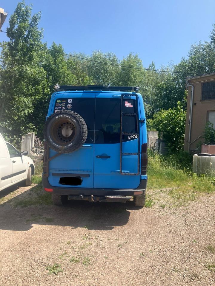 Mercedes Sprinter 311 CDI Offroad 4x4 Optik пробіг: 256000 рік: März 2008 Diesel потужність:110 PS коробка: Manuell  - Фото 3