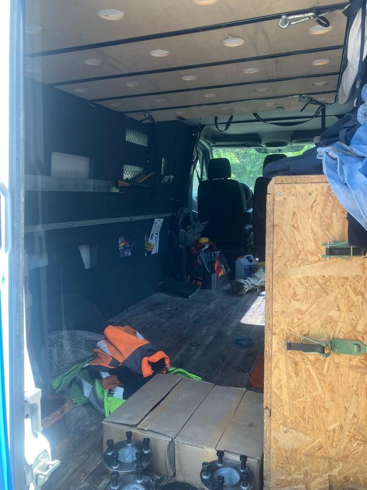 Mercedes Sprinter 311 CDI Offroad 4x4 Optik пробіг: 256000 рік: März 2008 Diesel потужність:110 PS коробка: Manuell  - Фото 5