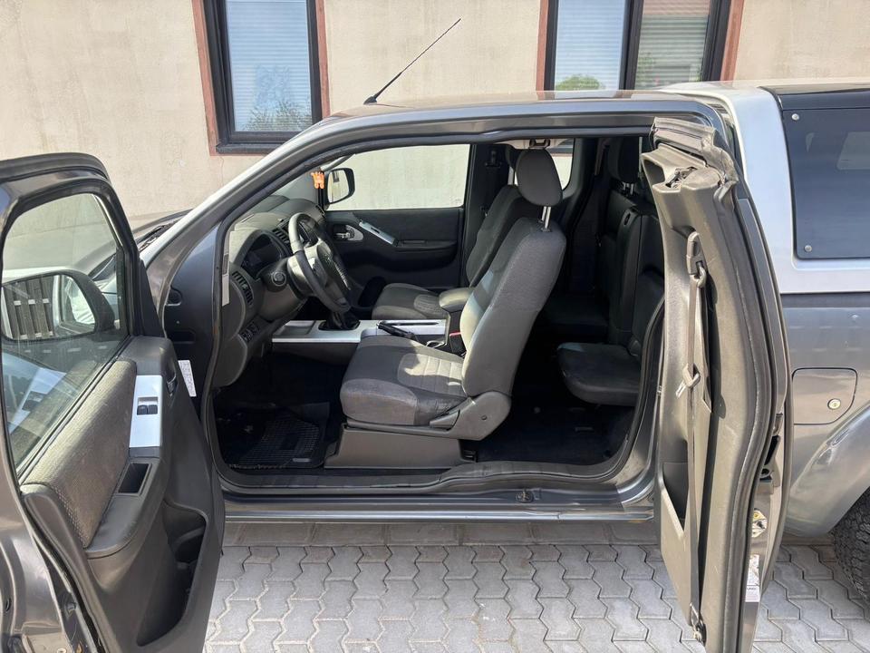 Nissan Navara 2,5DCI 4x4 пробіг: 219000 рік: Januar 2012 Diesel потужність:190 PS коробка: Manuell ціна: 5800 - Фото 5