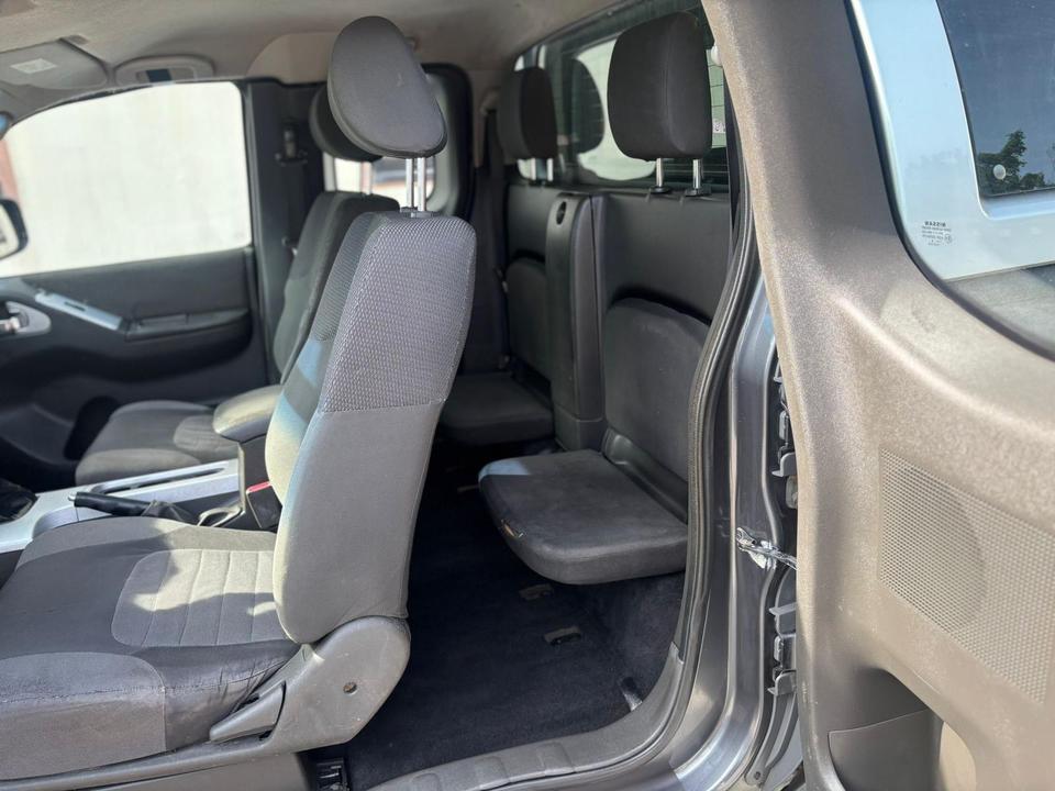 Nissan Navara 2,5DCI 4x4 пробіг: 219000 рік: Januar 2012 Diesel потужність:190 PS коробка: Manuell ціна: 5800 - Фото 7