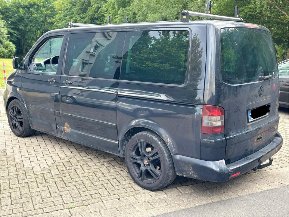 VW T5 Multivan 2,5TDI пробіг: 398585 рік: Juli 2005 Diesel потужність:174 PS коробка: Manuell ціна: 3000 - Фото 4