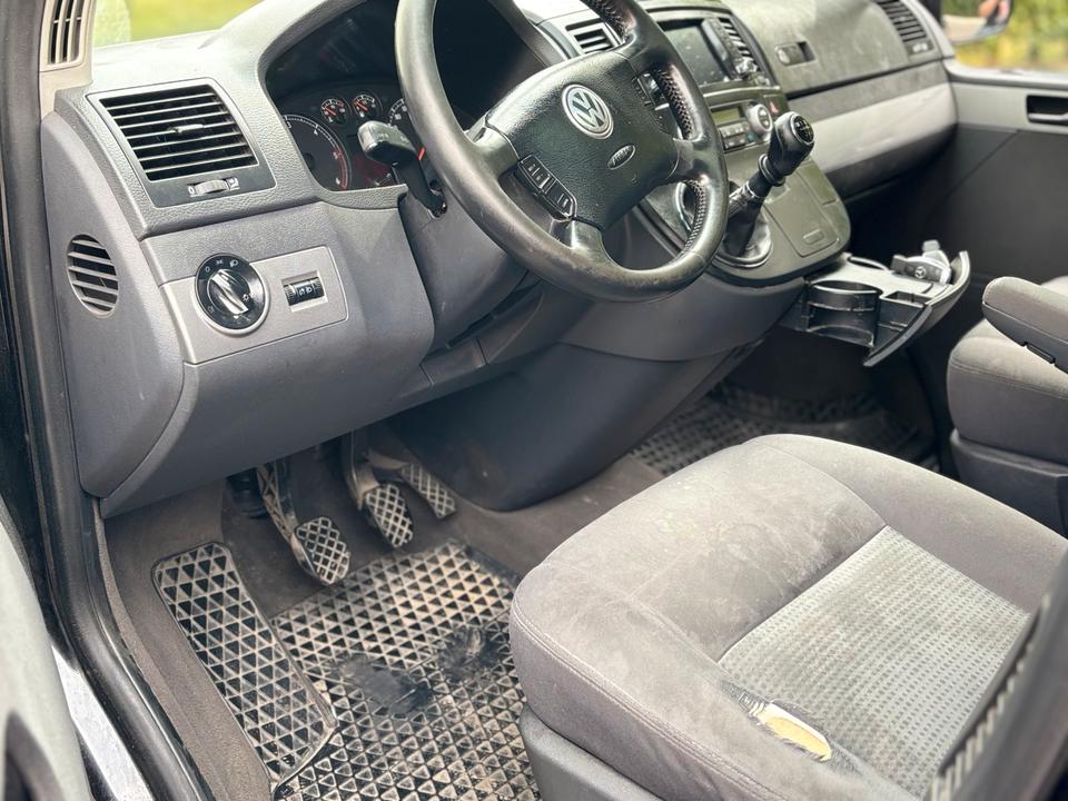 VW T5 Multivan 2,5TDI пробіг: 398585 рік: Juli 2005 Diesel потужність:174 PS коробка: Manuell ціна: 3000 - Фото 6