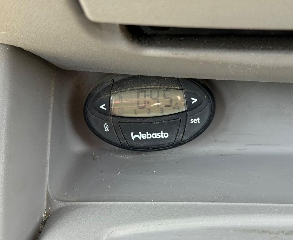 Mitsubishi L200 Pick-Up Double Cab 2.5 D-ID 4WD пробіг: 212000 рік: September 2006 Diesel потужність:136 PS коробка: Manuell ціна: 5800 - Фото 15