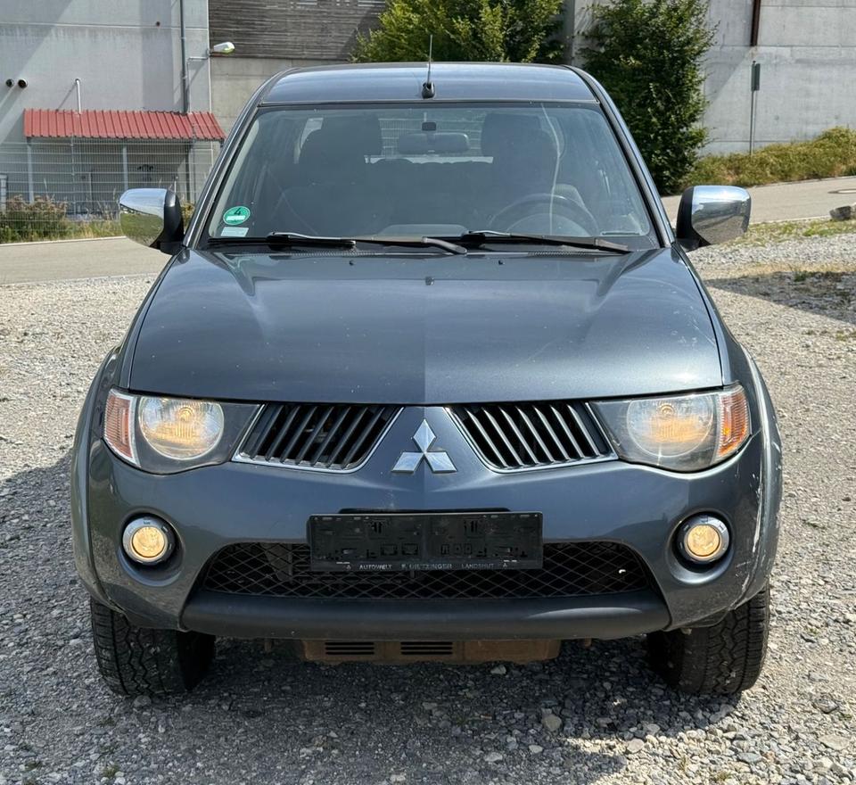 Mitsubishi L200 Pick-Up Double Cab 2.5 D-ID 4WD пробіг: 212000 рік: September 2006 Diesel потужність:136 PS коробка: Manuell ціна: 5800 - Фото 5