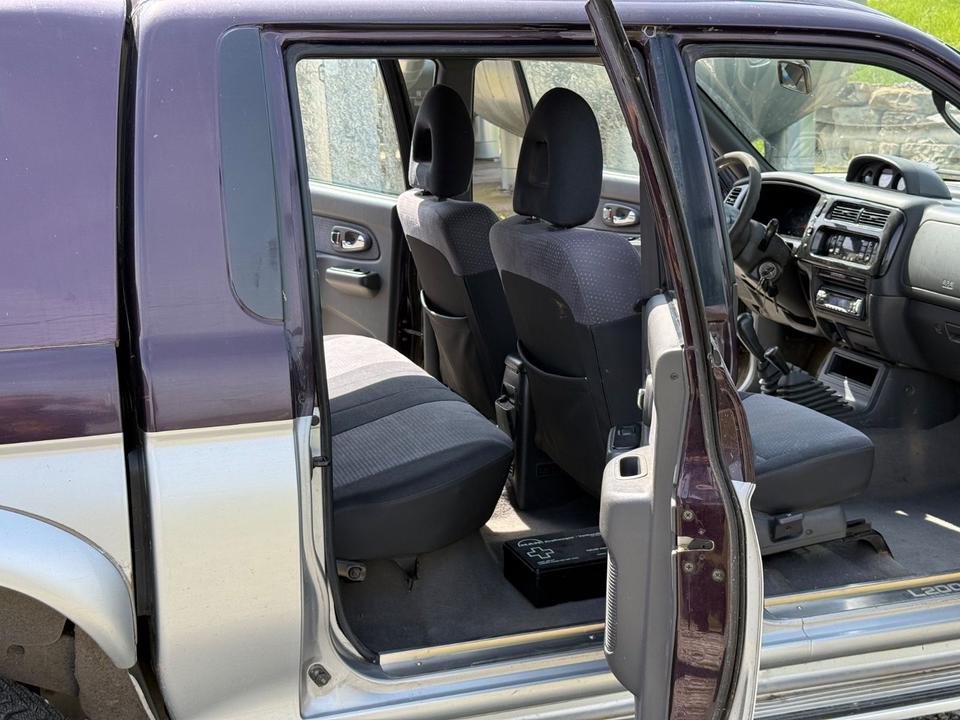 Надійне авто для військових Mitsubishi L200 Pick-Up Double Cab 2.5TD 4x4 American Sport пробіг: 231000 рік: Mai 2002 Diesel потужність:116 PS ціна: 4800 - Фото 11