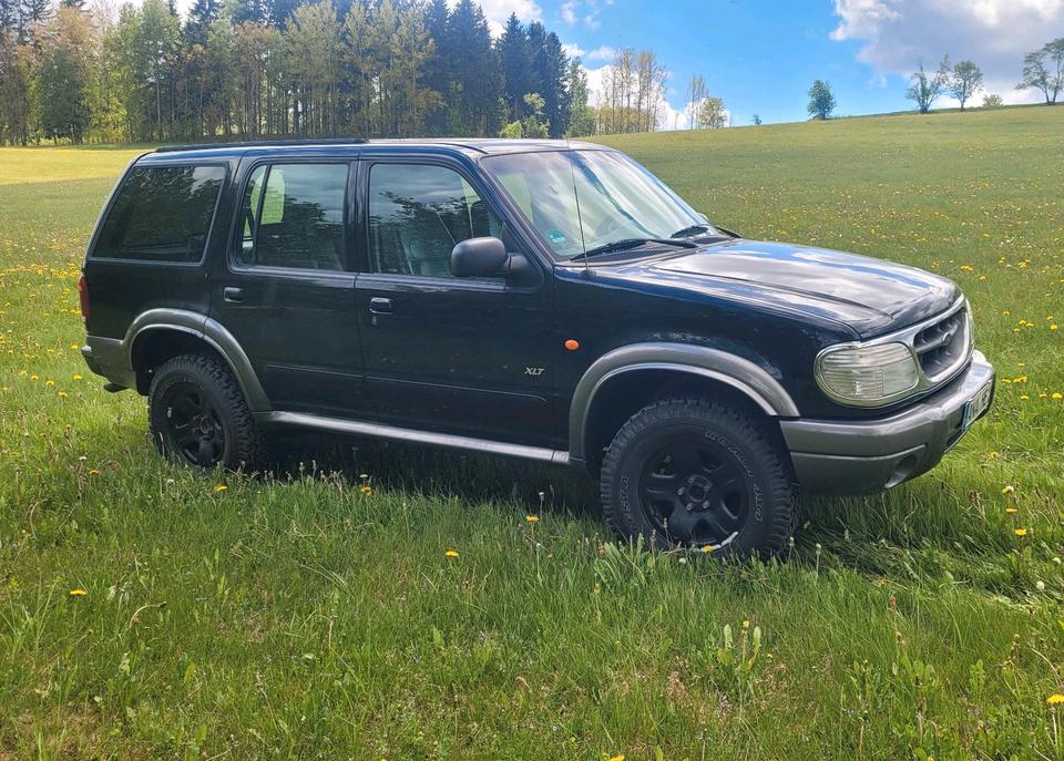 Ford Explorer U2 4x4 Unbeschädigtes Fahrzeug рік: Juli 2000 Benzin потужність:204 PS коробка: Automatik ціна: 3500 - Фото 1