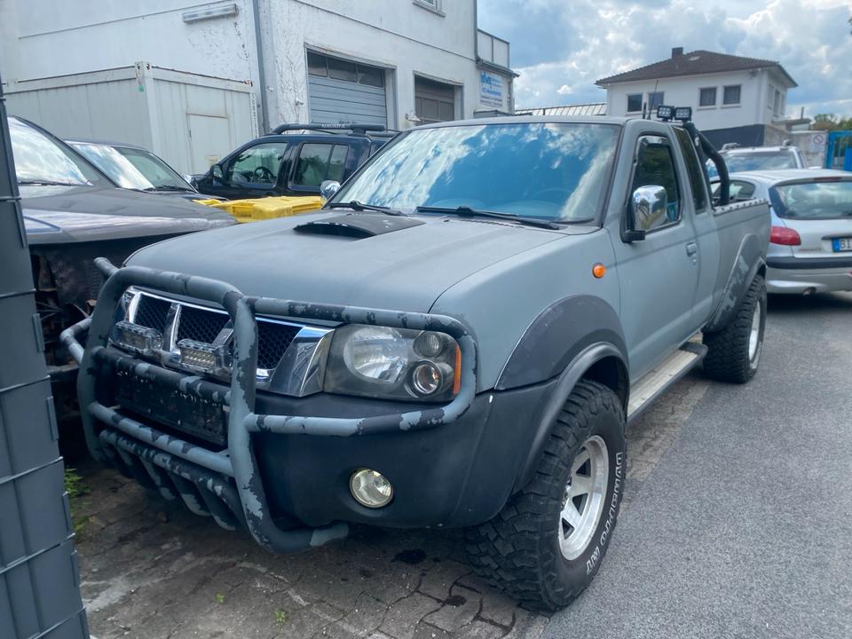 Nissan D22 Navara Pickup пробіг: 230000 рік: März 2003 Diesel потужність:137 PS SUV/Geländewagen ціна: 5000 - Фото 0