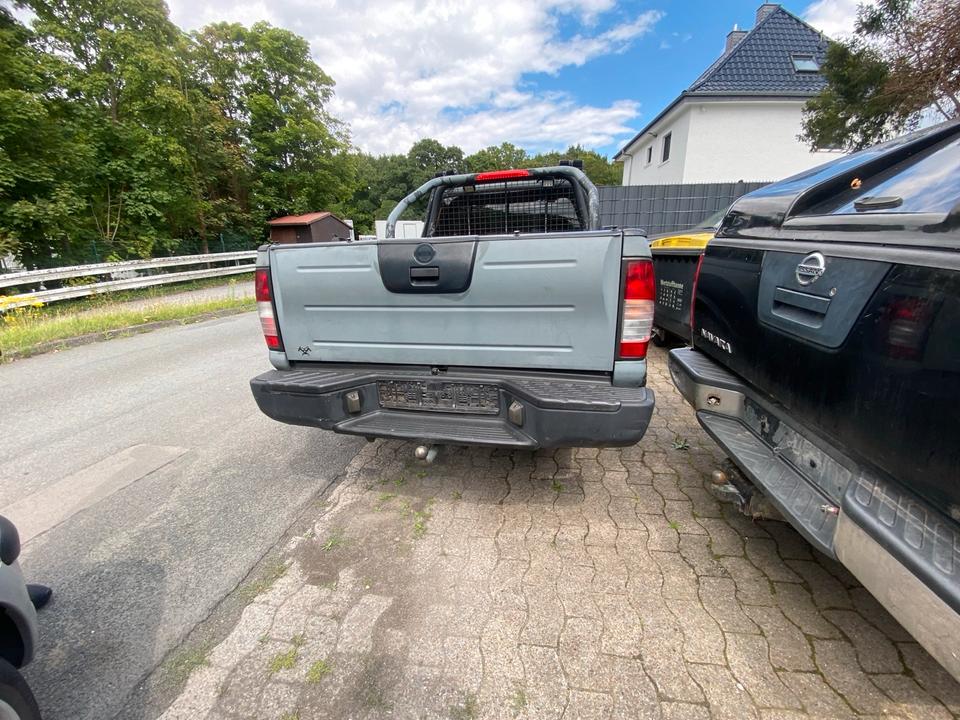 Nissan D22 Navara Pickup пробіг: 230000 рік: März 2003 Diesel потужність:137 PS SUV/Geländewagen ціна: 5000 - Фото 2