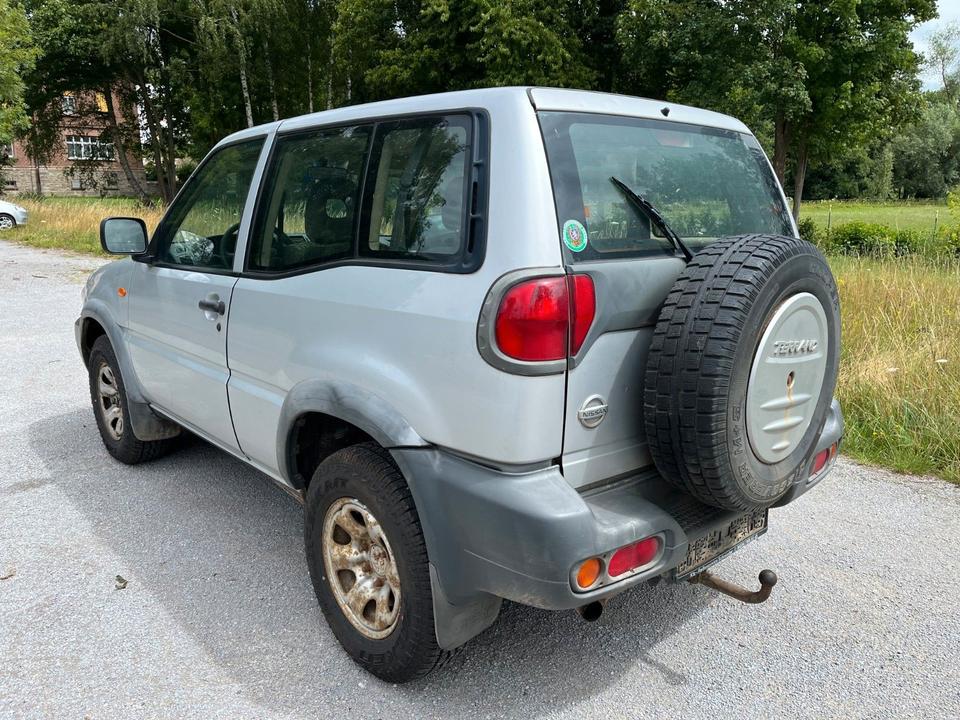 Купити авто Nissan Terrano Comfort 2.7 TD Intercooler пробіг: 156500 рік: Januar 2004 Diesel потужність:125 PS коробка: Manuell ціна: 3000 - Фото 4
