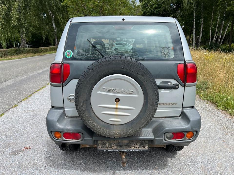 Купити авто Nissan Terrano Comfort 2.7 TD Intercooler пробіг: 156500 рік: Januar 2004 Diesel потужність:125 PS коробка: Manuell ціна: 3000 - Фото 5
