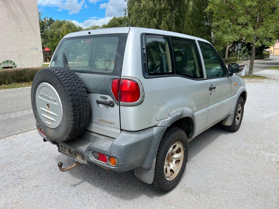 Купити авто Nissan Terrano Comfort 2.7 TD Intercooler пробіг: 156500 рік: Januar 2004 Diesel потужність:125 PS коробка: Manuell ціна: 3000 - Фото 6