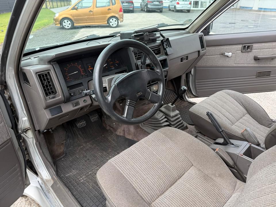 Nissan Terrano 4X4 пробіг: 170656 рік: März 1988 Benzin потужність:105 PS коробка: Manuell ціна: 3500 - Фото 6