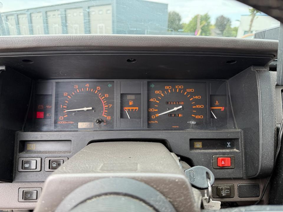 Nissan Terrano 4X4 пробіг: 170656 рік: März 1988 Benzin потужність:105 PS коробка: Manuell ціна: 3500 - Фото 8